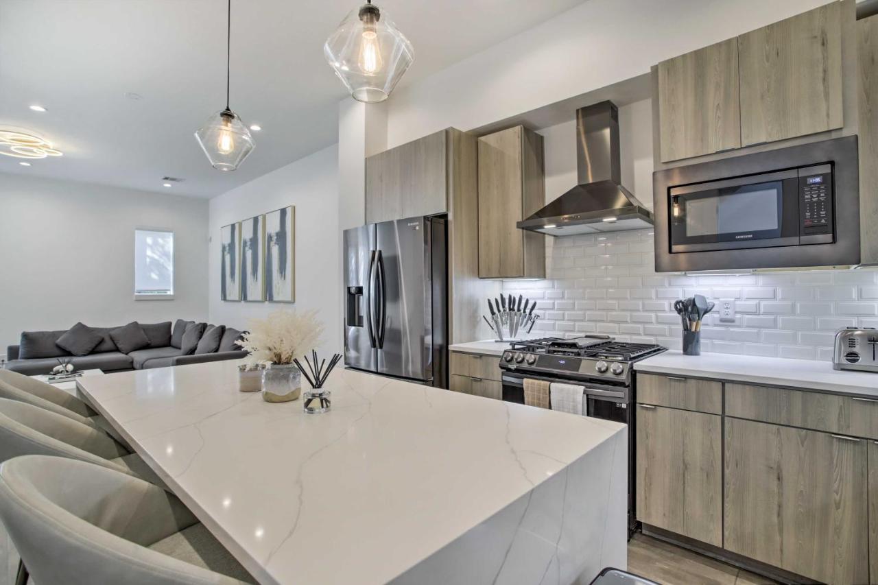 Newly-Built Luxury Galleria Area Townhome! Houston Exterior photo