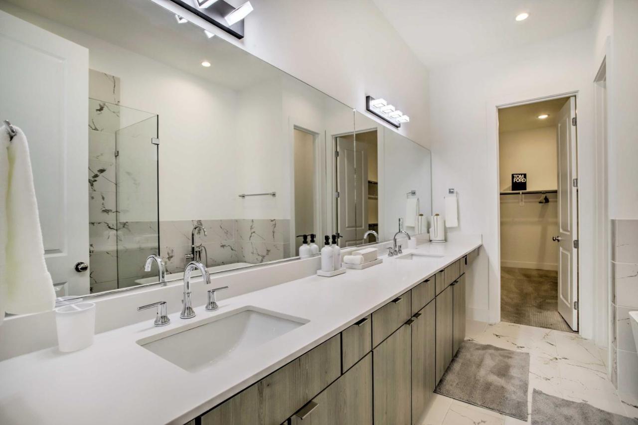Newly-Built Luxury Galleria Area Townhome! Houston Exterior photo