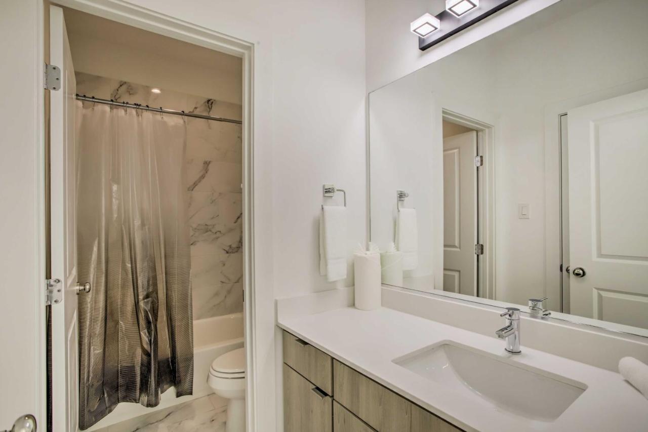 Newly-Built Luxury Galleria Area Townhome! Houston Exterior photo